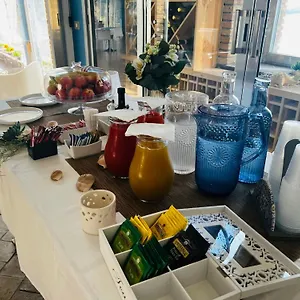 https://perla-blu-rooms-apartments-taormina.sicilyhotelsitaly.net